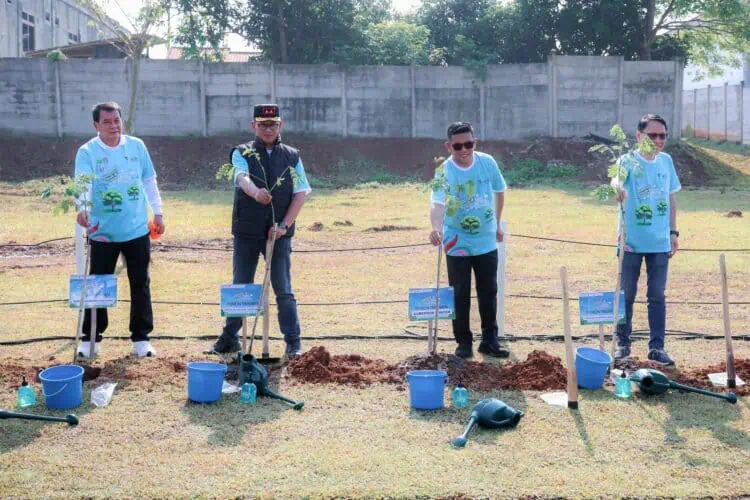 Bupati Tangerang Maesyal Rasyid Ancam Pidanakan Pembakar Sampah Ilegal
