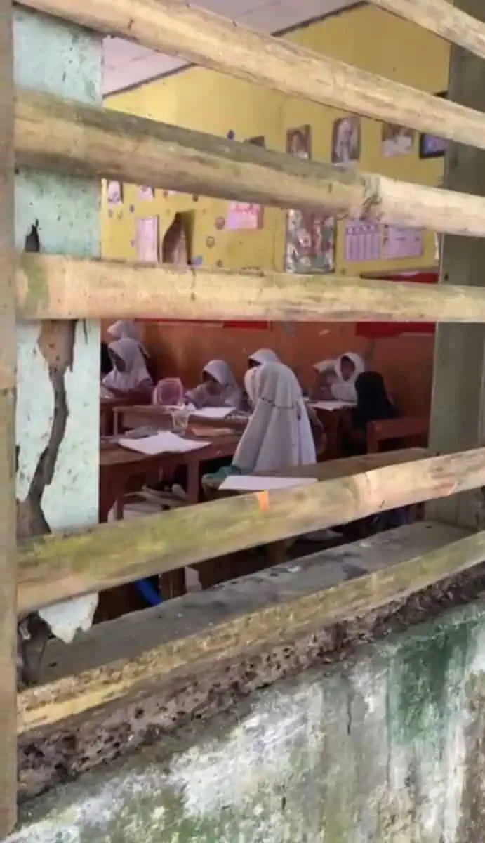Bangunan SDN 1 Cirangkong Kabupaten Serang Memperihatinkan, Pihak Sekolah Berharap Perbaikan