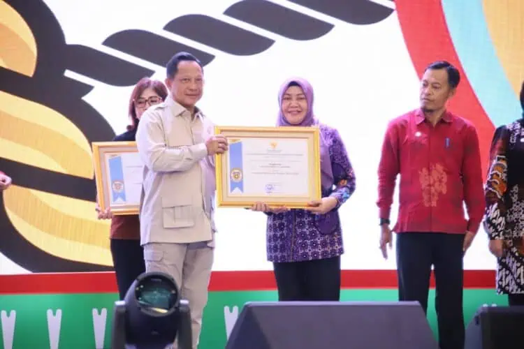 Inspektorat Kabupaten Tangerang Raih Penghargaan Berkinerja Terbaik dari Kemendagri