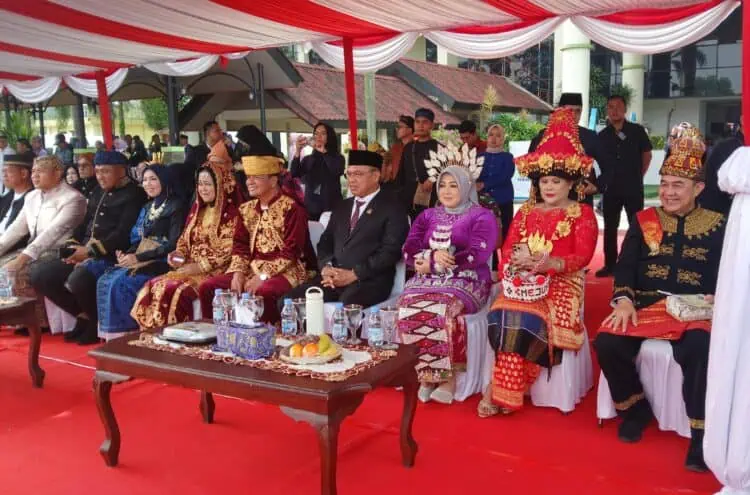 Rayakan HUT ke-393 Kabupaten Tangerang, ASN Kenakan Pakaian Adat Nusantara Saat Upacara