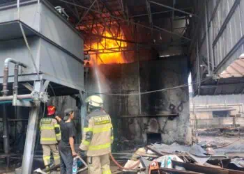 Mesin Panas, Pabrik Plastik di Legok Terbakar