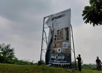 Satpol PP Tangsel Tertibkan Reklame Ilegal di Alam Sutera dan Bintaro