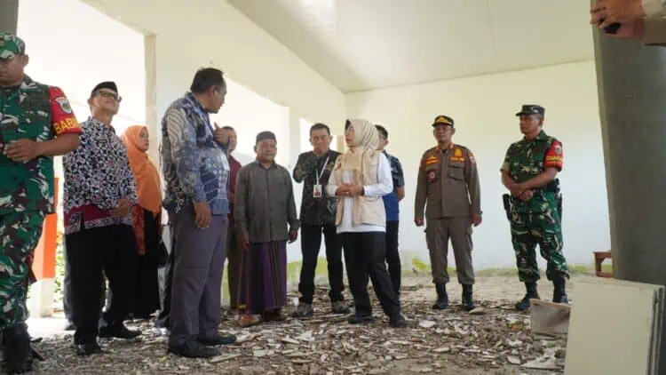 Bupati Dewi: Revitalisasi SDN Umbulan 2 dan SDN Sukawaris 2 Harus Sesuai Standar