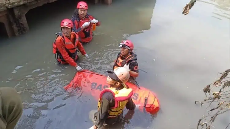 Bocah Hanyut di Pamulang Ditemukan Tewas Tersangkut Sampah