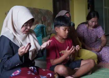 Takziah ke Rumah Duka Korban Tenggelam di Sukaresmi, Bupati Dewi Minta Keluarga Tetap Tabah