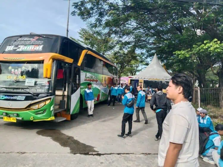 Diminta Tetap Tertib, Ratusan Buruh Kabupaten Serang Berunjuk Rasa ke Jakarta
