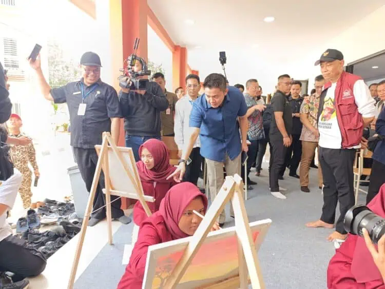 Lakukan Evaluasi, Mensos-Seskab Cek Sekolah Rakyat Tangsel