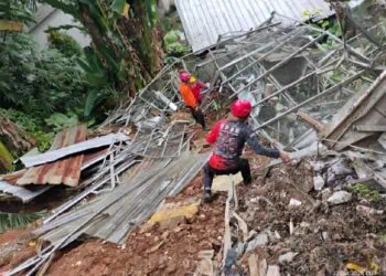 Ditimpa Longsor, Rumah Warga di Villa Pamulang Alami Kerusakan