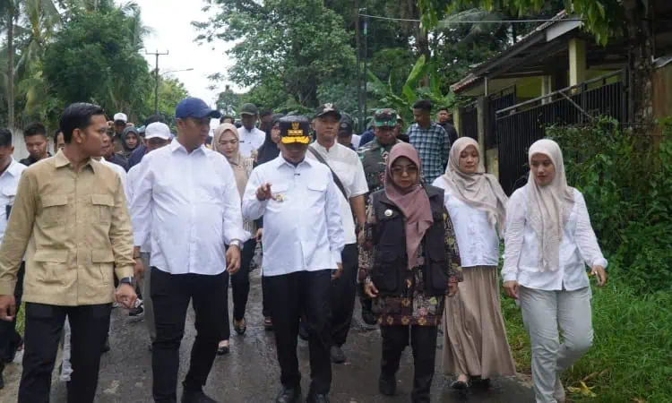 Gubernur Banten dan Bupati Dewi Tinjau Pembangunan Jalan Bang Andra di Pandeglang