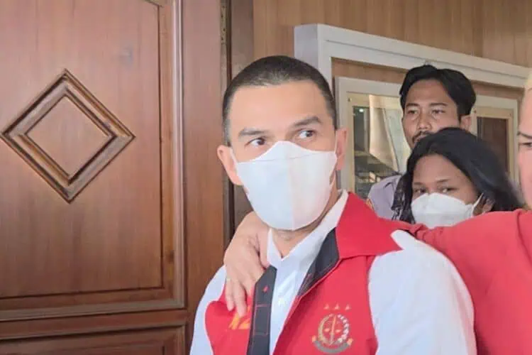 Sidang Putusan Ditunda, Jonathan Frizzy Minta Keringanan Hukuman