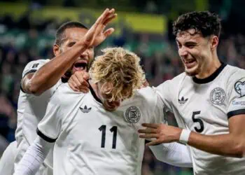 Jerman Kokoh di Puncak