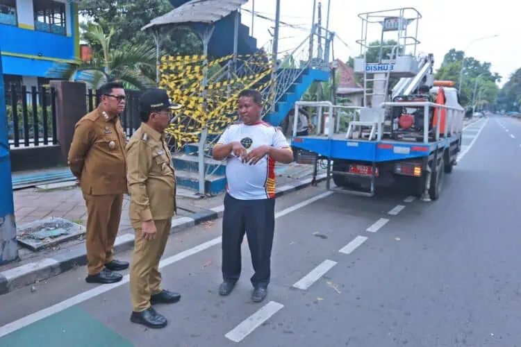 Wali kota Tangerang Tinjau JPO Daan Mogot: Sudah Lama Tak Difungsikan