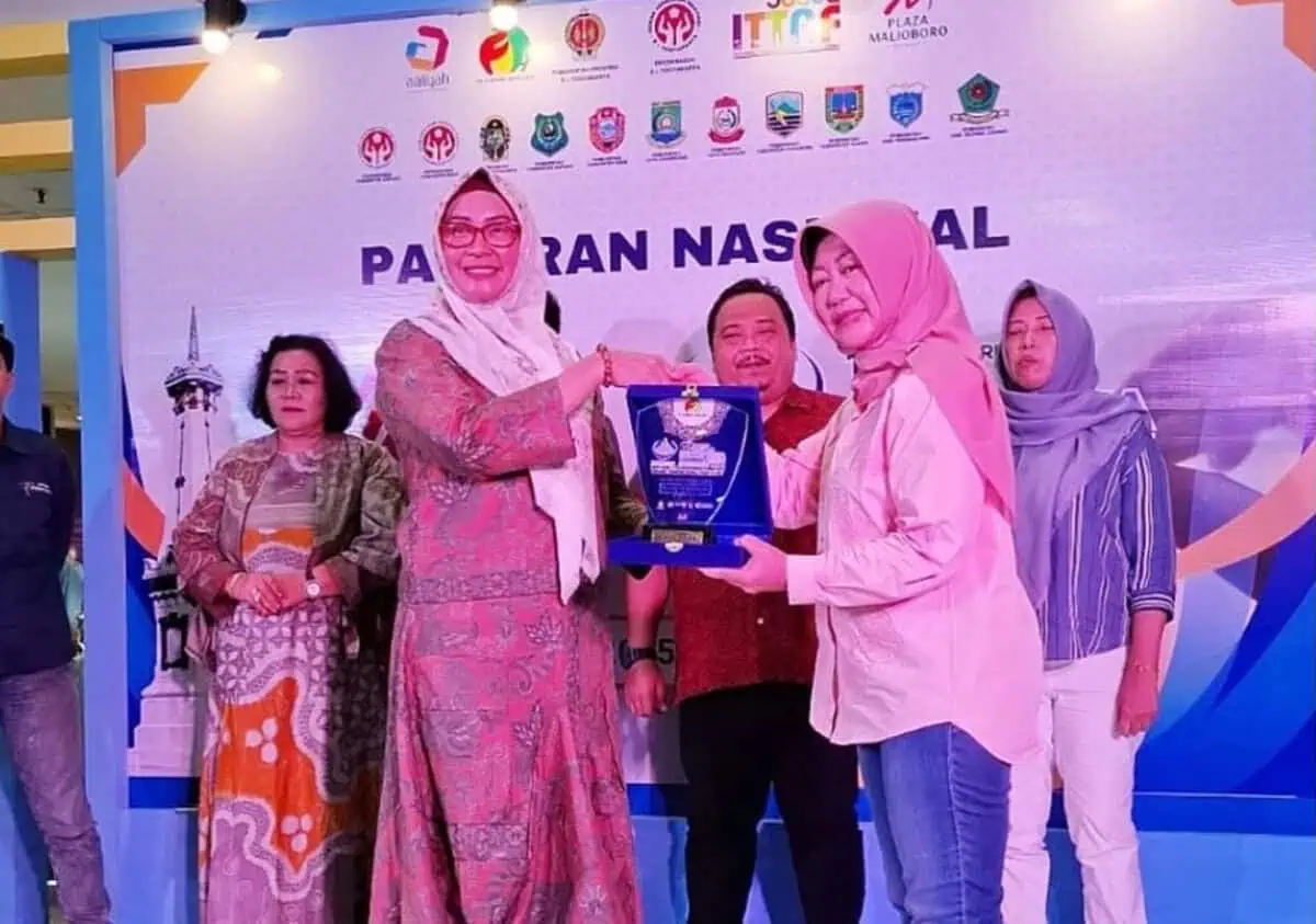 Kota Tangerang Raih Penghargaan Bidang Informasi Investasi di Ajang Indonesia Tourism & Trade Investment Expo 2025