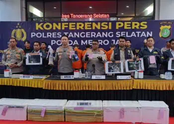 Truk Bongkar Muatan di Pinggir Jalan, Ternyata Bawa Lobster Ilegal
