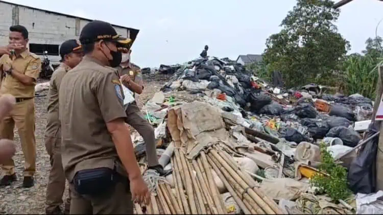 Limbah Dibakar Sembarangan, 3.617 Warga Sindang Jaya Derita ISPA