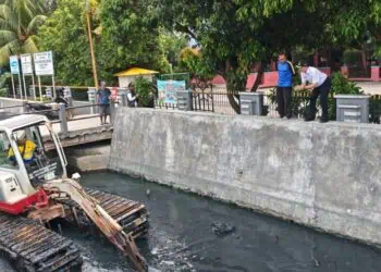 Kali Songsit di Kecamatan Benda Dinormalisasi