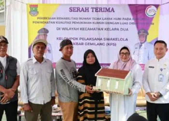 Serahkan 10 Rumah Program Bedah RTLH, Wabup Intan: Rawat dan Jaga dengan Baik