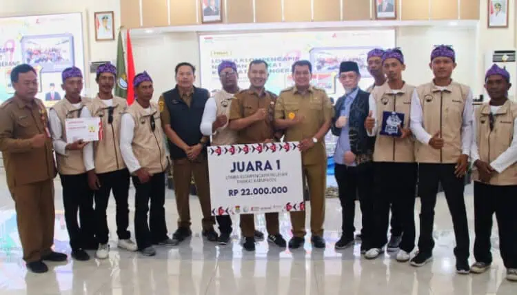 Kronjo Raih Juara Pertama Lomba Klompencapir Nelayan