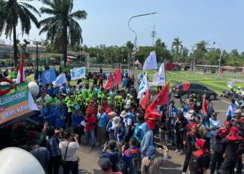 Ratusan Buruh Kota Tangerang Desak Kenaikan UMK 2026 Sebesar 11,28 Persen