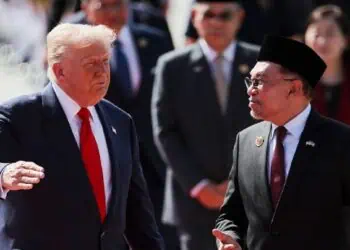 Donald Trump dan Prabowo Saling Puji di KTT ASEAN