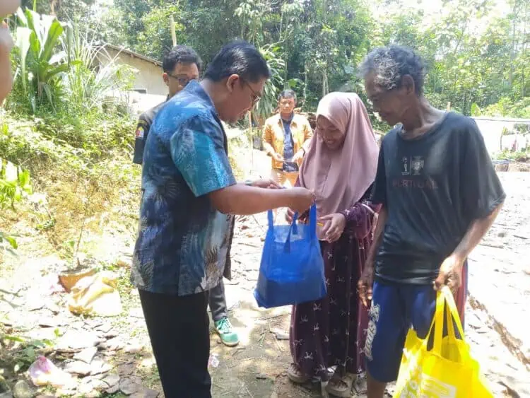 Dua Dekade Hidup di Gubuk Reyot, Pasutri Lansia di Lebak Akhirnya Dapat Rumah Layak dari Pemerintah