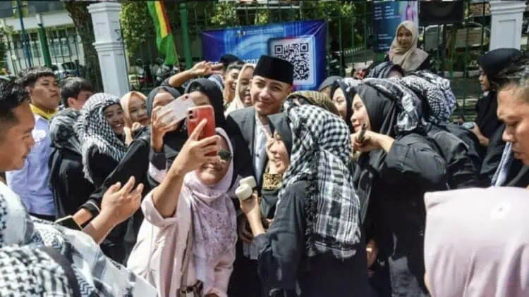 Bupati Lebak Minta Santri Jangan Hanya Jadi Penonton