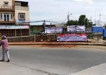 Pemkot Tangerang Bongkar TPS Liar Tekukan Buah