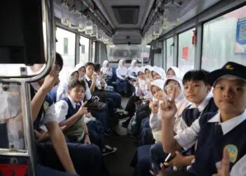 Tayo dan Si Benteng: Perjalanan Gratis yang Mengantarkan Mimpi Anak-Anak Kota Tangerang