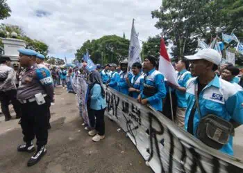 Buruh di Lebak Tuntut Kenaikan Upah 10,5 Persen