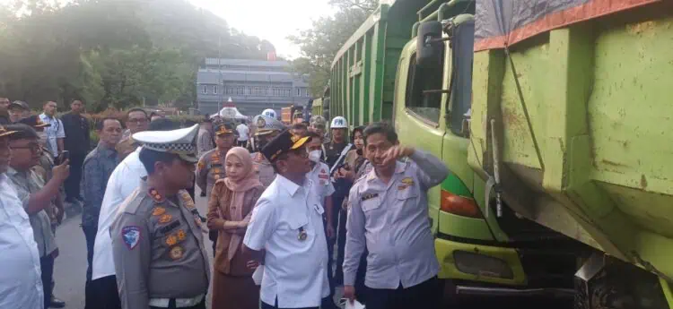 Gubernur Andra Turun Langsung, Jam Operasional Truk Tambang Akan Dievaluasi