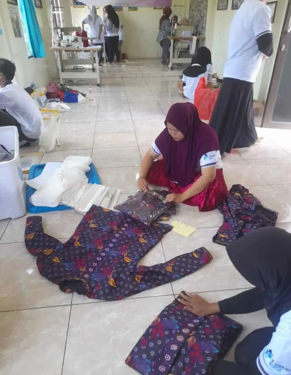 Dorong Wirausaha Menjahit, Disnaker Latih Warga Desa Carenang Kecamatan Cisoka Dorong Wirausaha Menjahit, Disnaker Latih Warga Desa Carenang Kecamatan Cisoka