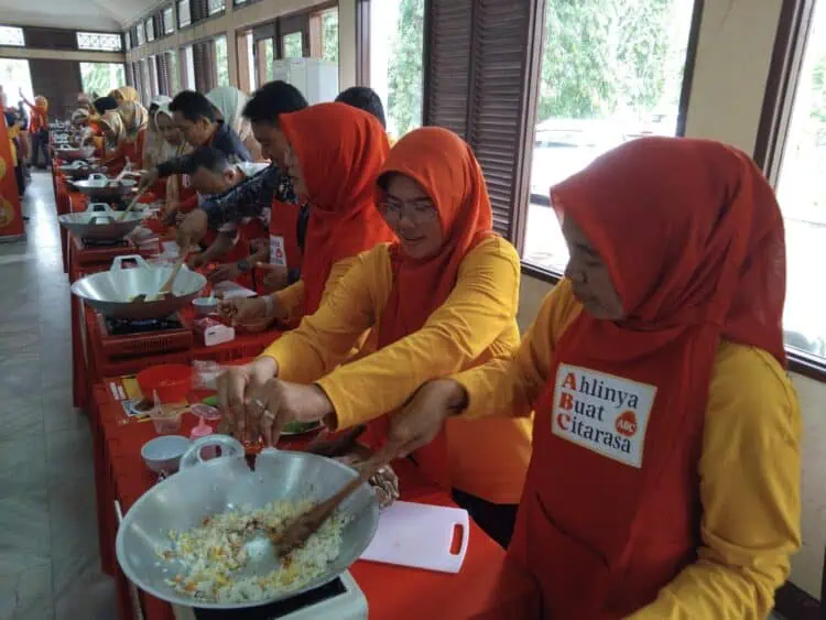 Kader PKK, DWP dan OPD di Pandeglang Ikuti Pelatihan Teknik Memasak yang Baik dan Benar