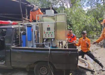 BPBD Tangsel Bantu Pasok 5.500 Liter Air Sulingan ke Warga Cipeucang ‎