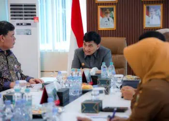 Wakil Gubernur (Wagub) Banten Dimyati Natakusumah berkunjung ke kantor pusat Bank Banten, Kota Serang, Selasa (18/11/2025). (ISTIMEWA)