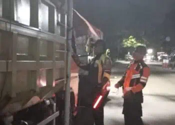 Dishub Lebak Tindak 44 Truk Galian C yang Langgar Jam Operasional