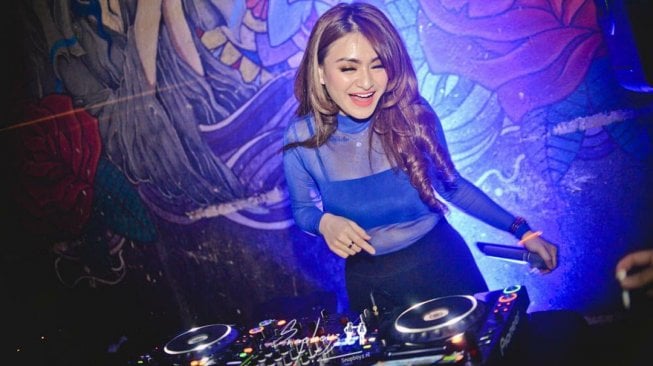 Lepas Hijab dan Kembali Menjadi DJ, Nathalie Holscher Beri Penjelasan