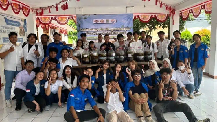 Mahasiswa Beri Edukasi Masyarakat Ihwal Ecoenzyme