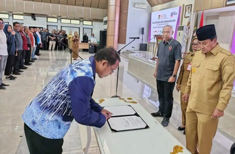 Kukuhkan 22 Pengurus Cabor, Bupati Maesyal: Tingkatkan Kualitas Pembinaan