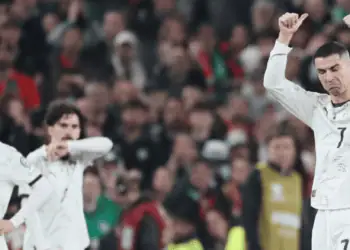 Portugal Dibungkam Irlandia, Ledek Pemain Wasit