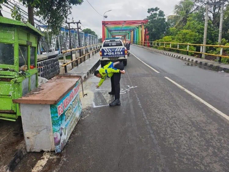 Mobil Boks di Lebak Tabrak Gerobak Bubur, Satu Orang Tewas