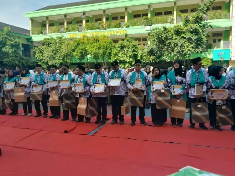 Peringatan Hari Guru Nasional 2025 di SMK Pustek Serpong