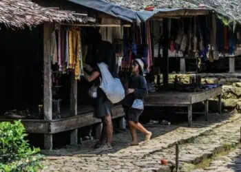 Warga Baduy Diminta Berjualan Secara Berkelompok