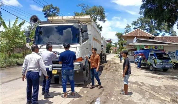 Sanksi Tegas Menanti  Jika Truk Tambang di Lebak Beraktivitas di Luar Jam Operasional