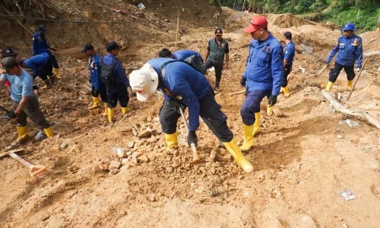 Pascabencana Sumatera, Relawan Kota Tangerang Tancap Gas Pulihkan Infrastruktur Jalur 2 Kampung