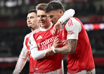 Banyak Tekel dan Banjir Kartu, Chelsea vs Arsenal 1-1