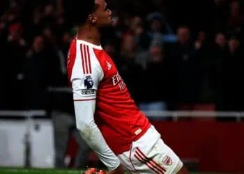 Arsenal Tutup Tahun dengan Pesta Gol di Emirates, MU Imbang