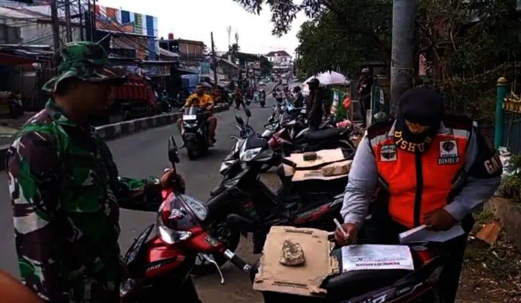 Operasi Parkir Liar di Tangsel, 57 Kendaraan Disanksi Ringan