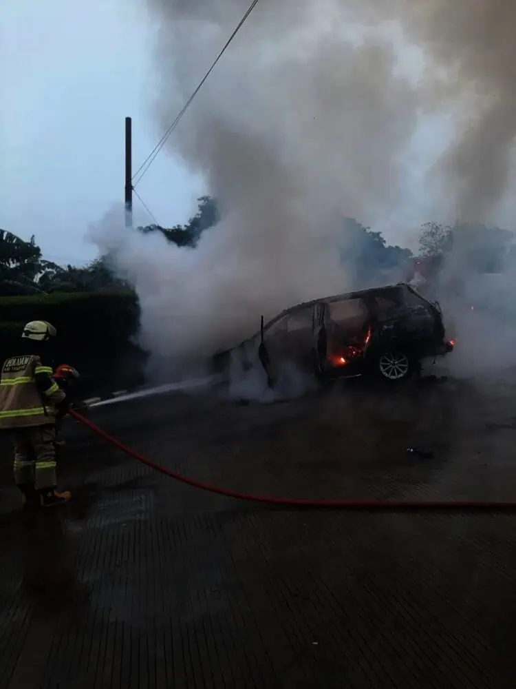 Mini Bus Terbakar di Curug, Diduga Korsleting Listrik
