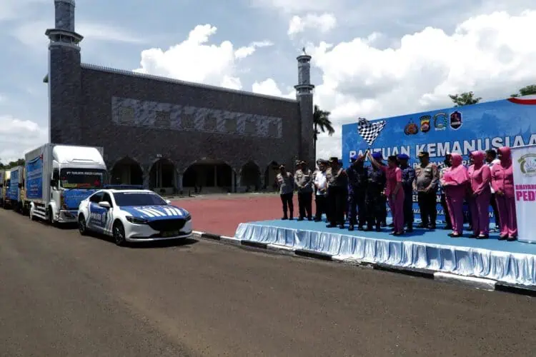 Polda dan Bhayangkari Banten Berangkatkan Bantuan Kemanusiaan untuk Aceh, Sumut dan Sumbar