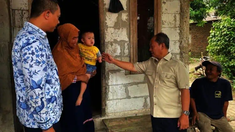 Bocah Penderita Down Syndrome di Anyer Mengundang Empati Wabup Najib